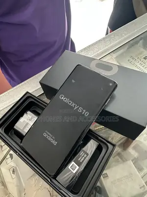 New Samsung Galaxy S10 128 GB Silver