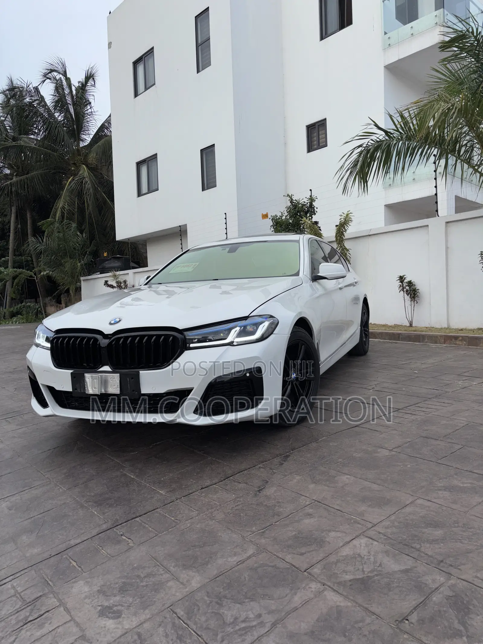 BMW 525i 2019 White