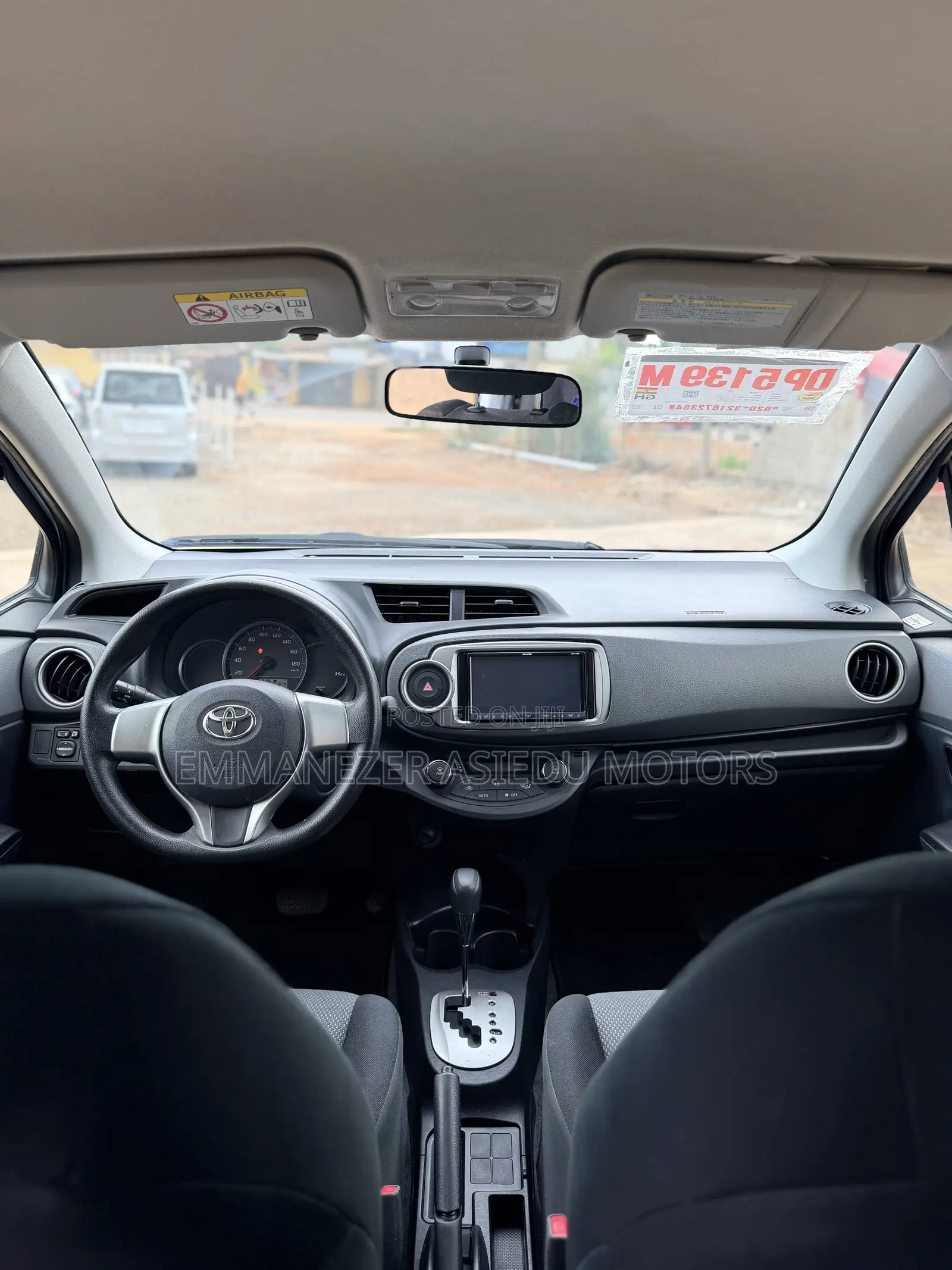 Toyota Vitz 1.3 FWD 5dr 2013 Silver