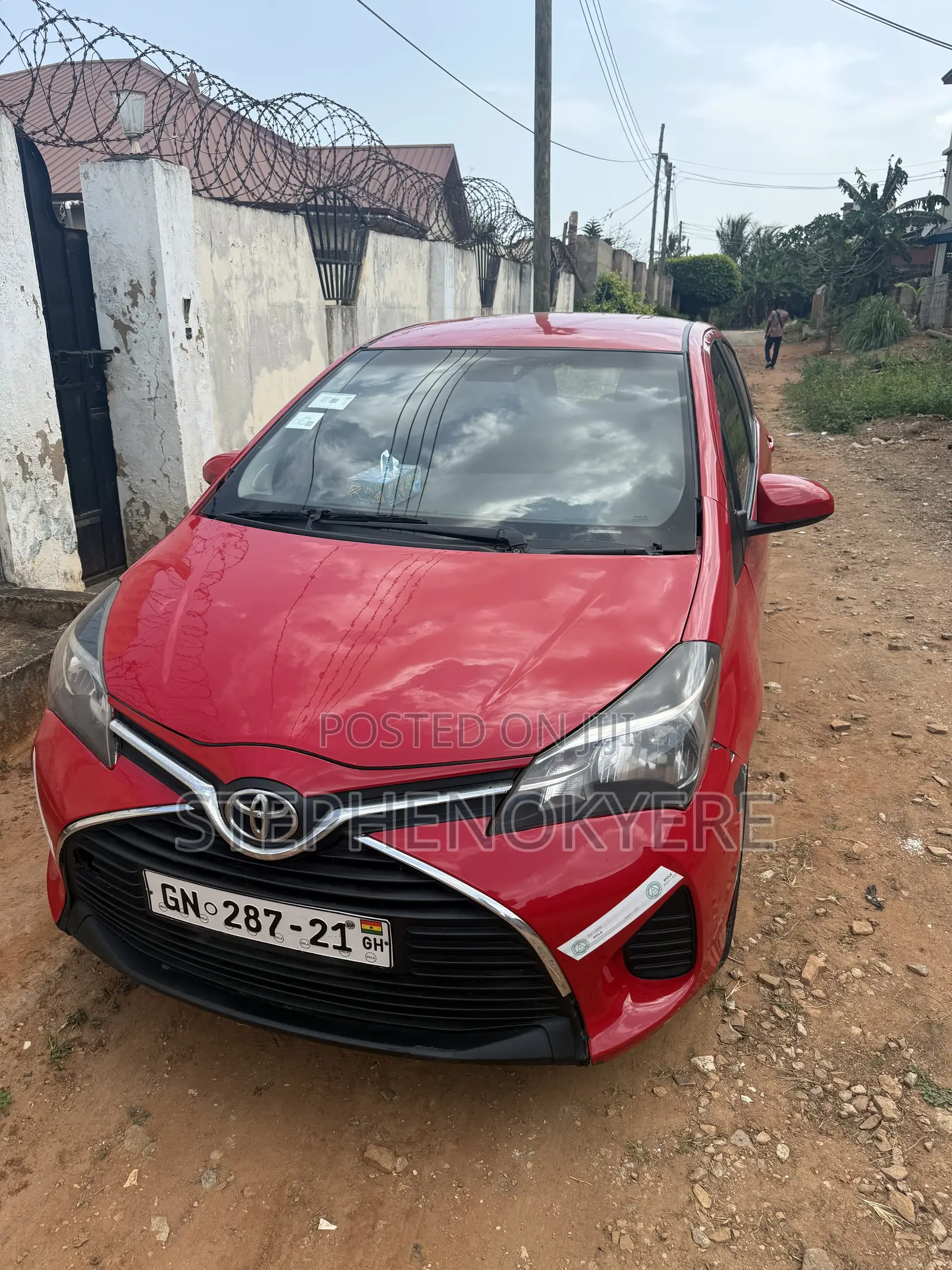 Toyota Yaris LE Hatchback 5dr 2016 Red