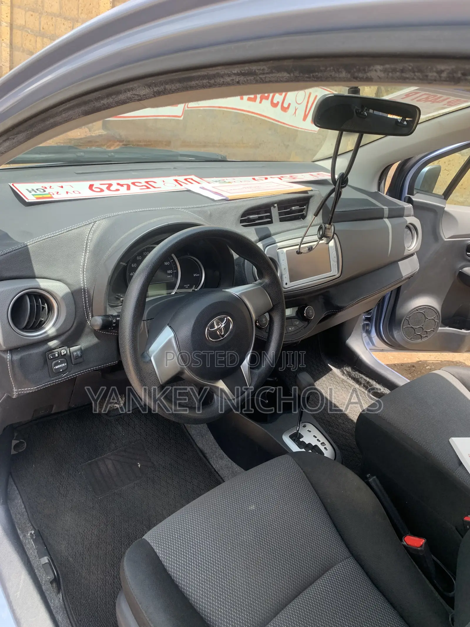 Toyota Vitz 1.3 AWD 5dr 2014 Blue