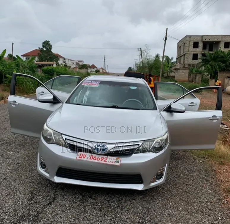 Toyota Camry XLE 4dr Sedan (2.5L 4cyl 6A) 2014 Silver