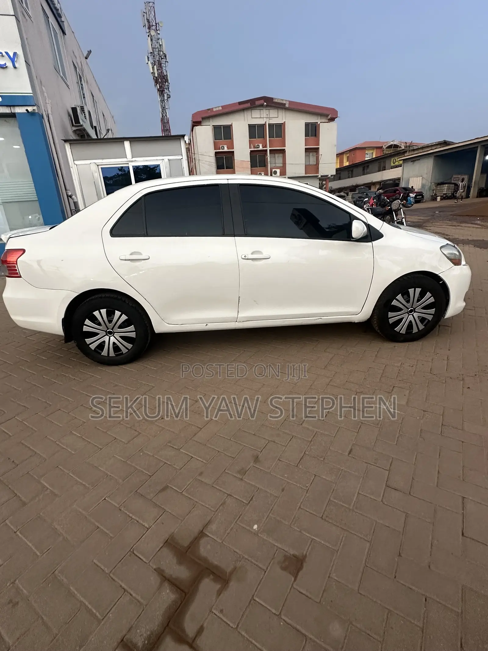 Toyota Yaris 2010 White