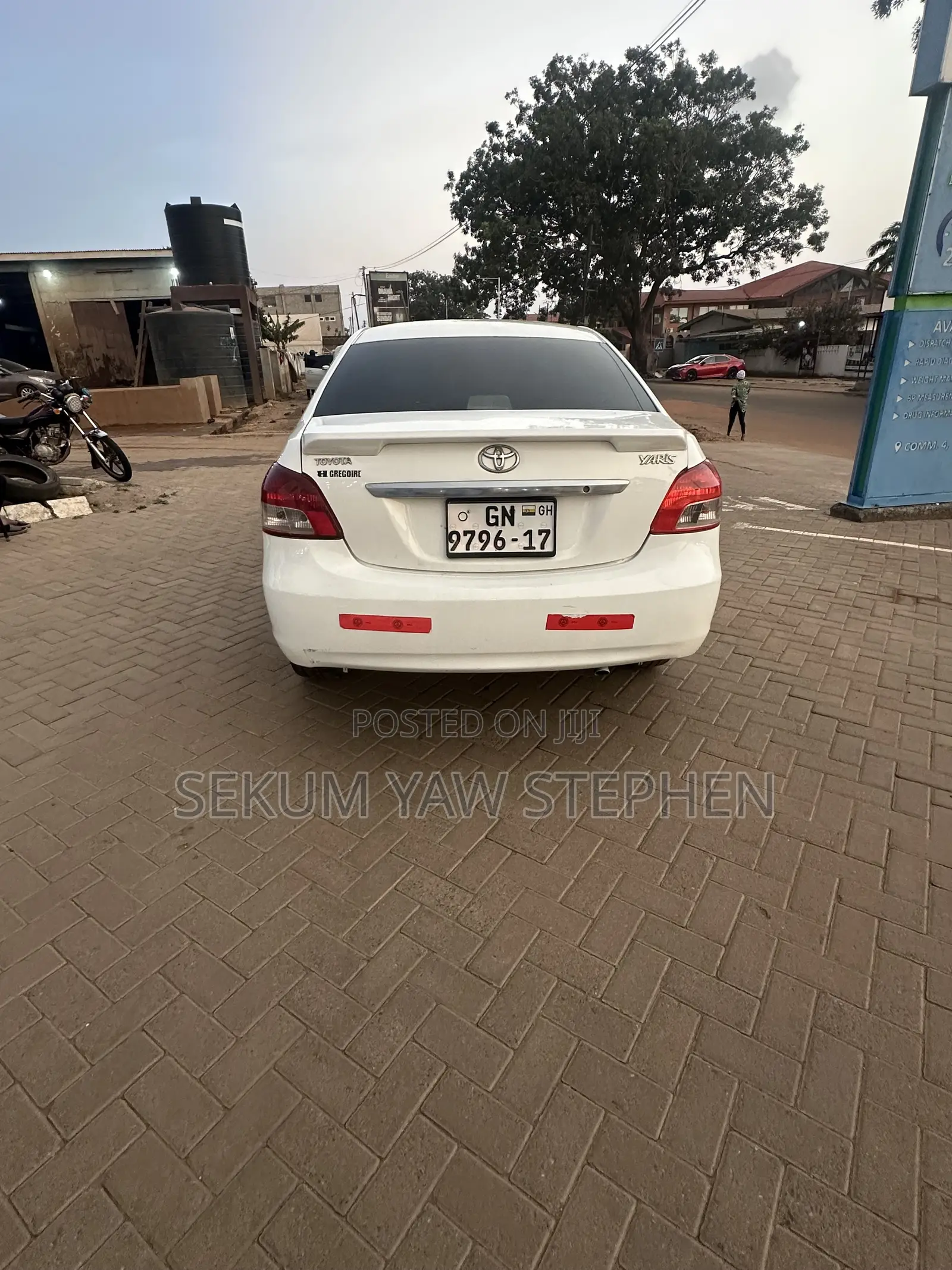 Toyota Yaris 2010 White