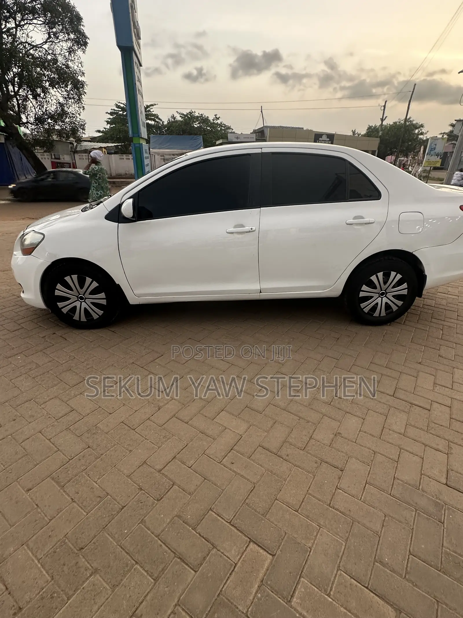 Toyota Yaris 2010 White