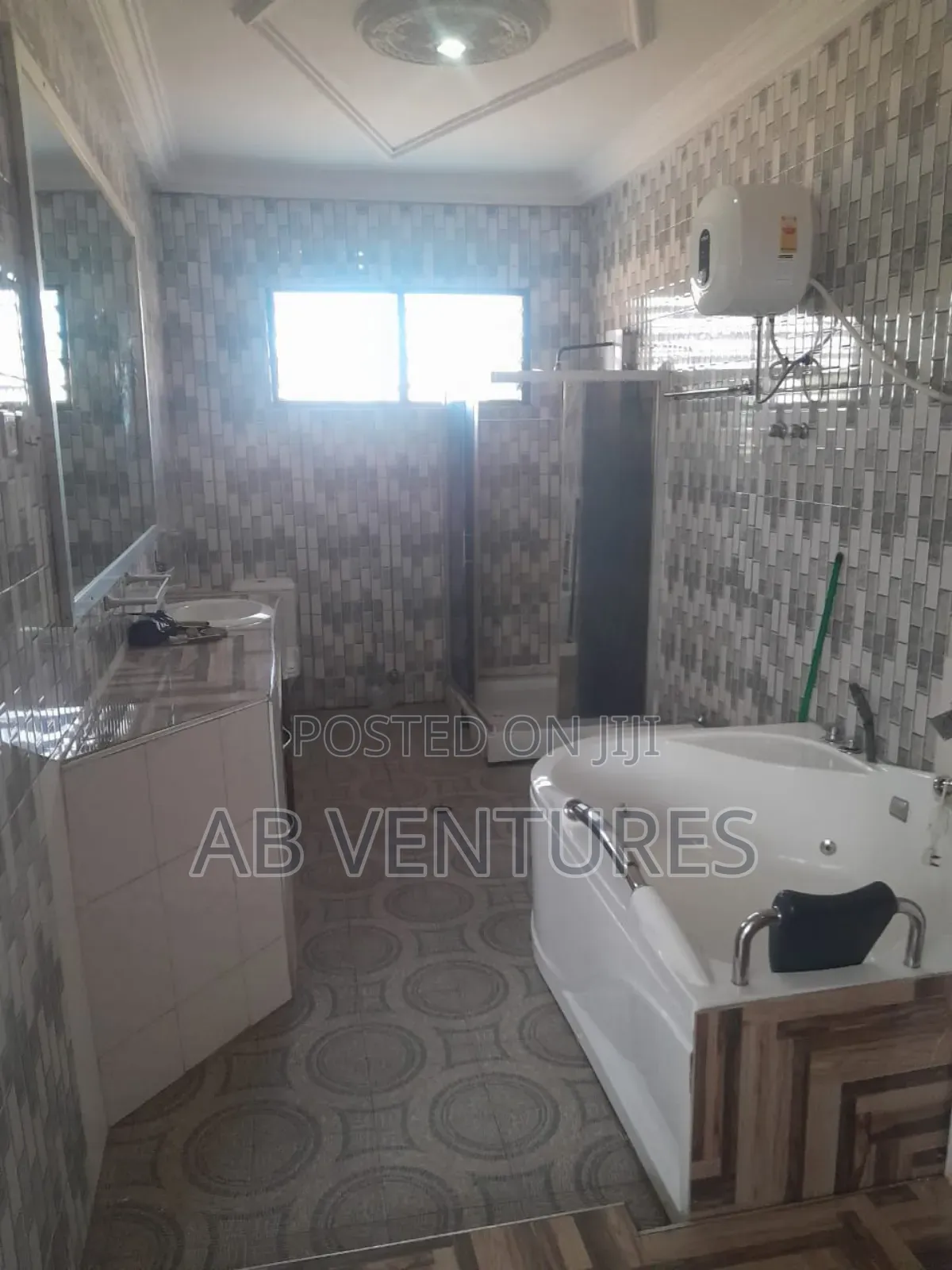 5bdrm Apartment in Ab Ventures, Dodowa for rent