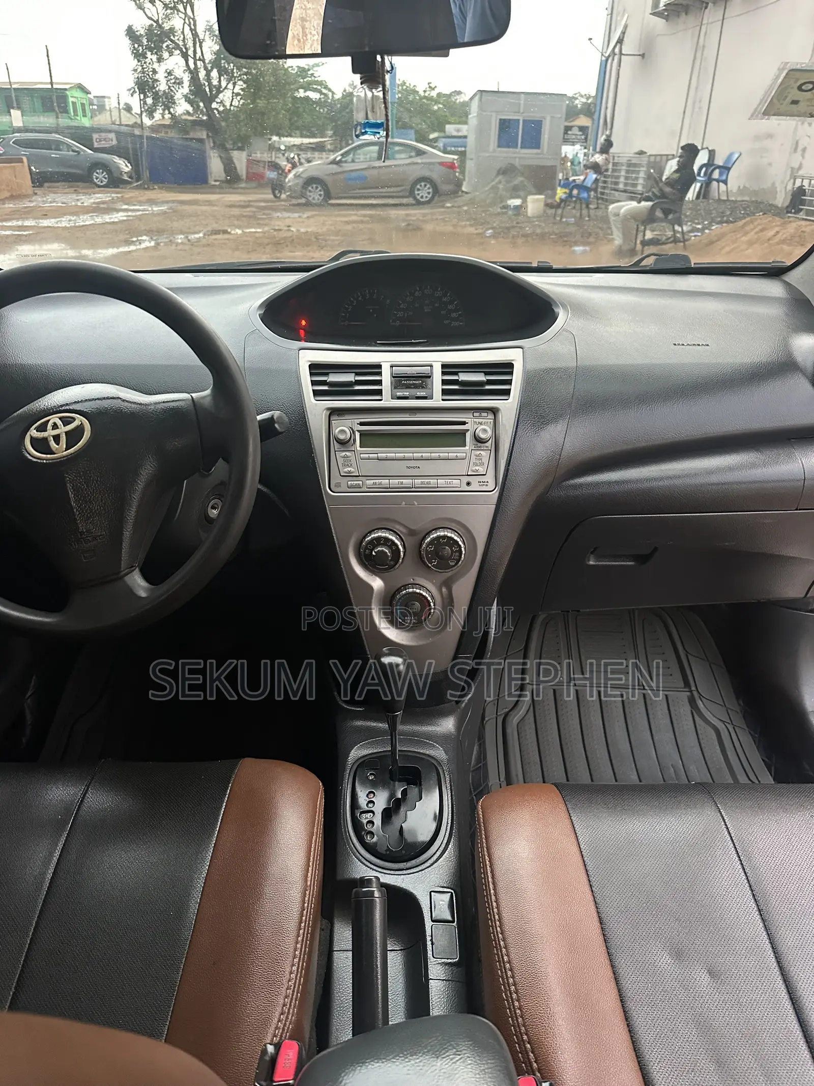 Toyota Yaris 2010 White