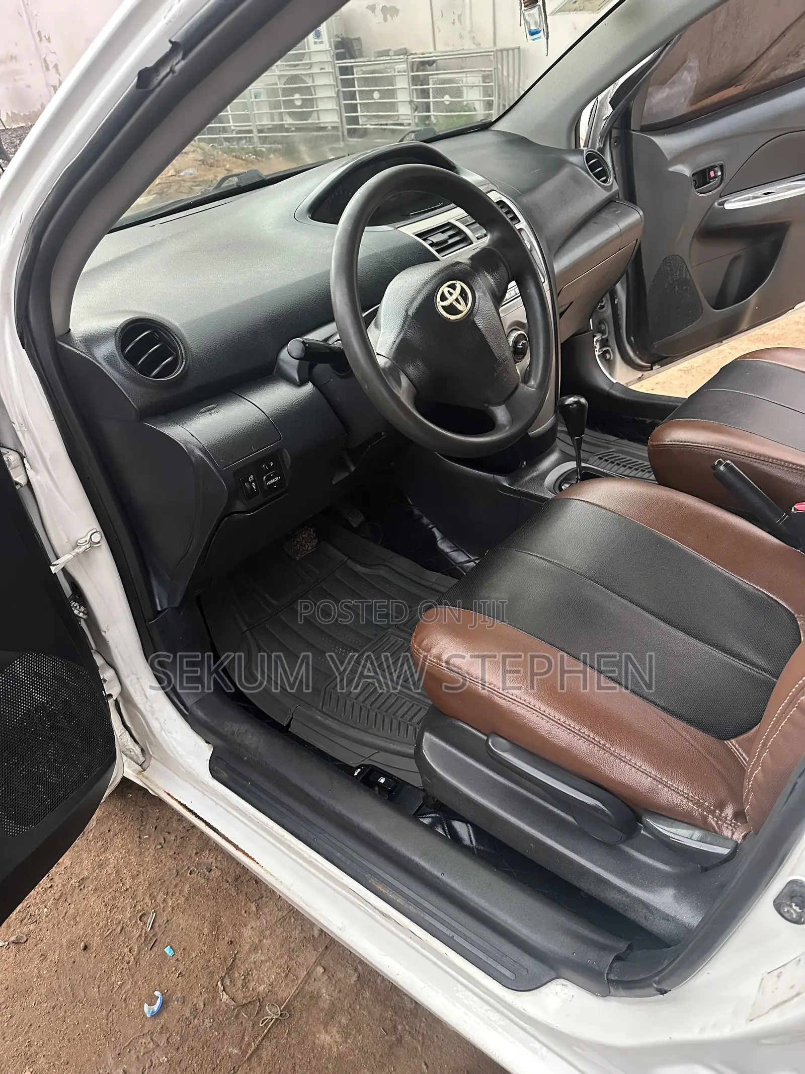 Toyota Yaris 2010 White