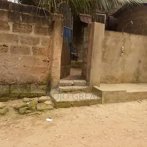 7bdrm House in Sowutuom, Last Stop for sale