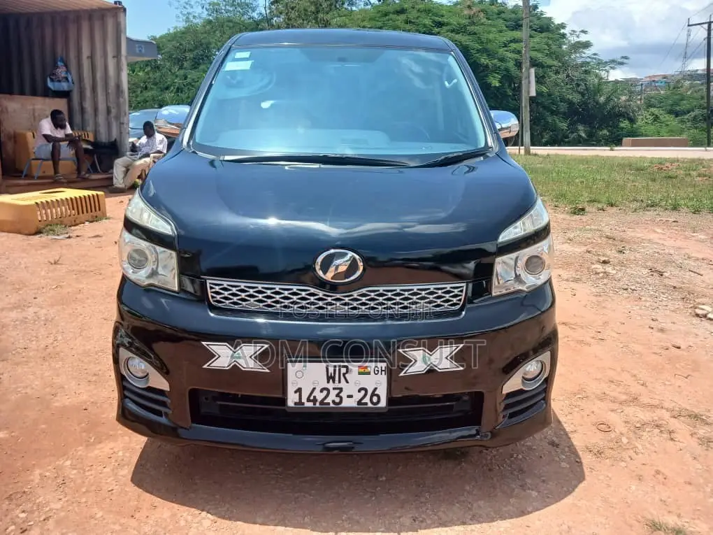 Toyota Voxy 2013 Black