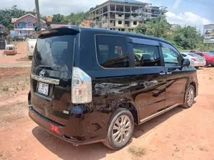 Toyota Voxy 2013 Black