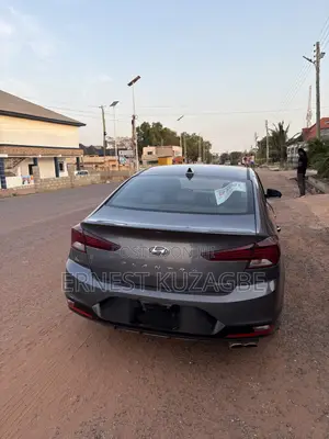 Hyundai Elantra 2020 Silver