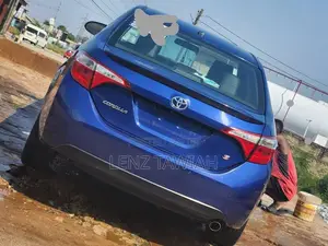 Toyota Corolla 2016 Blue