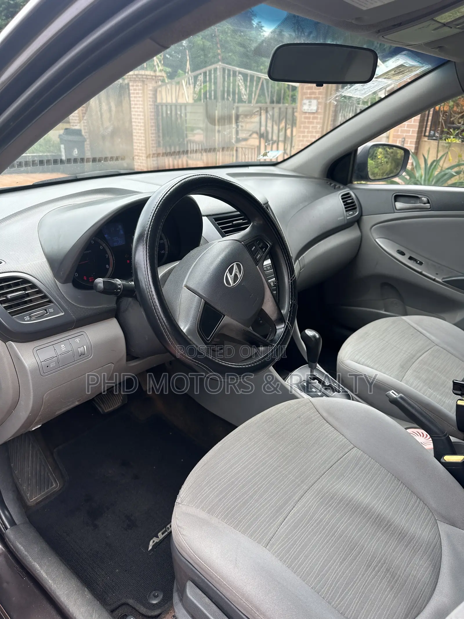 Hyundai Accent GS 4dr Hatchback (1.6L 4cyl 6A) 2015 Brown