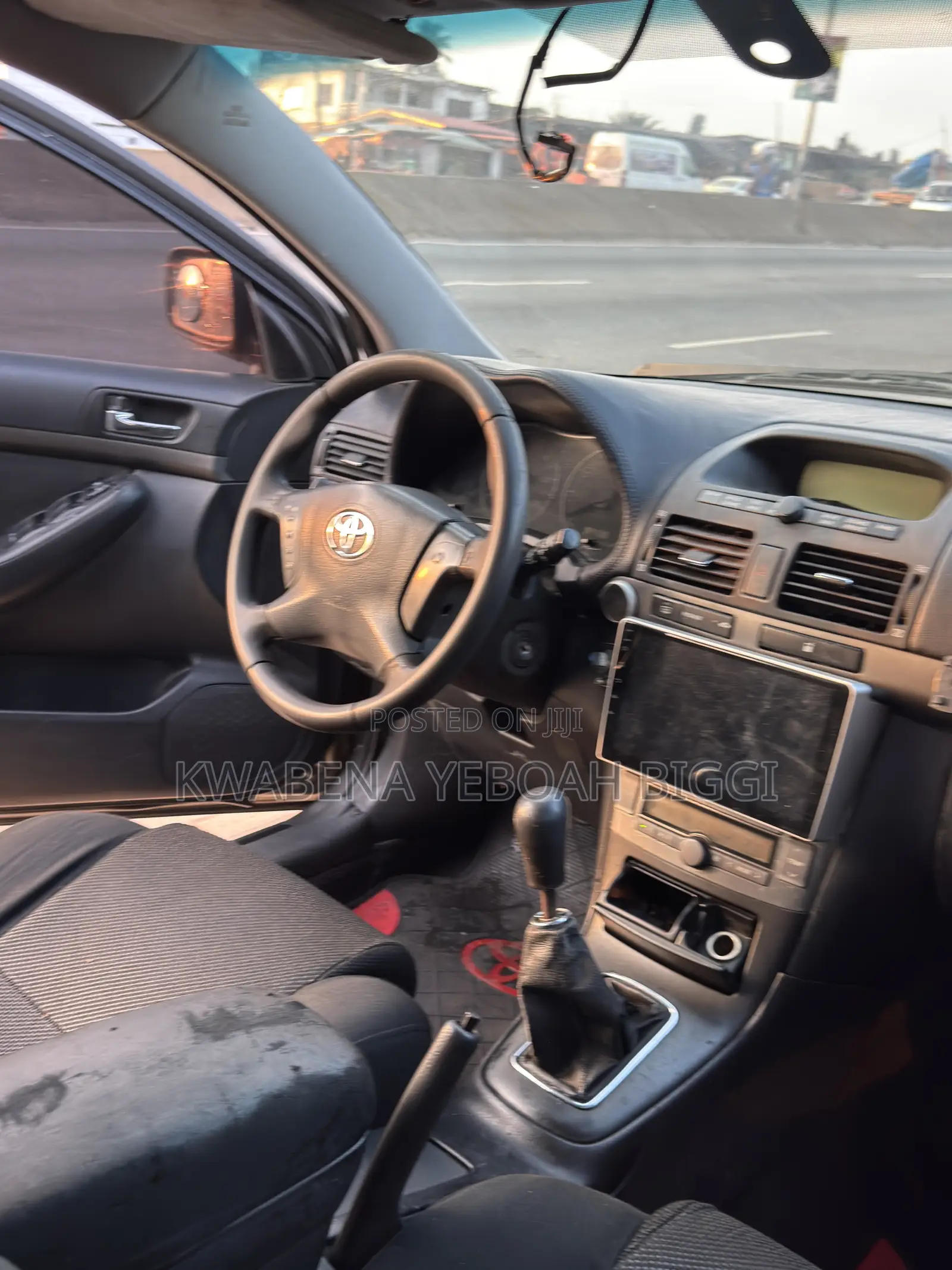 Toyota Avensis 2010 Gray