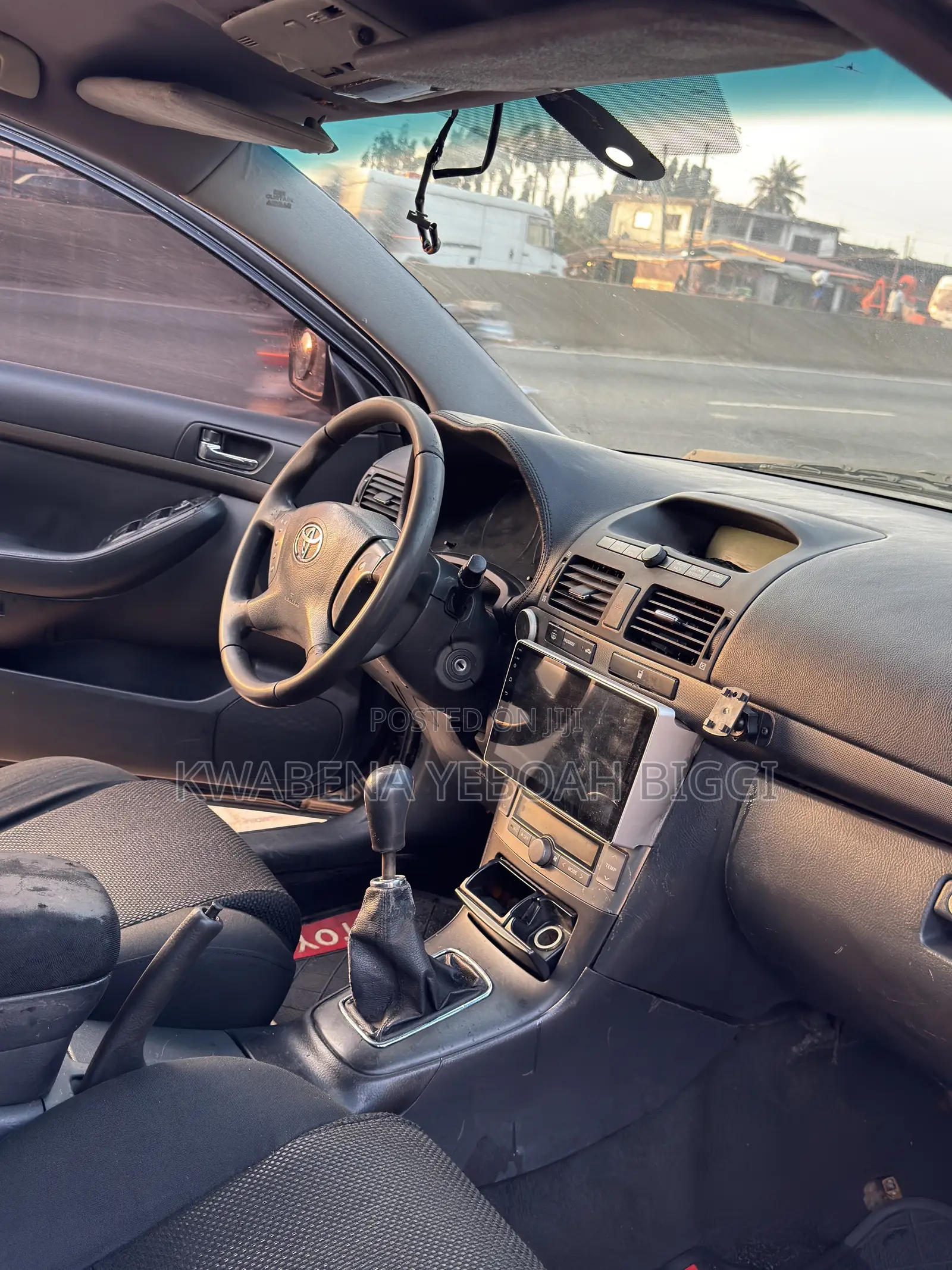 Toyota Avensis 2010 Gray