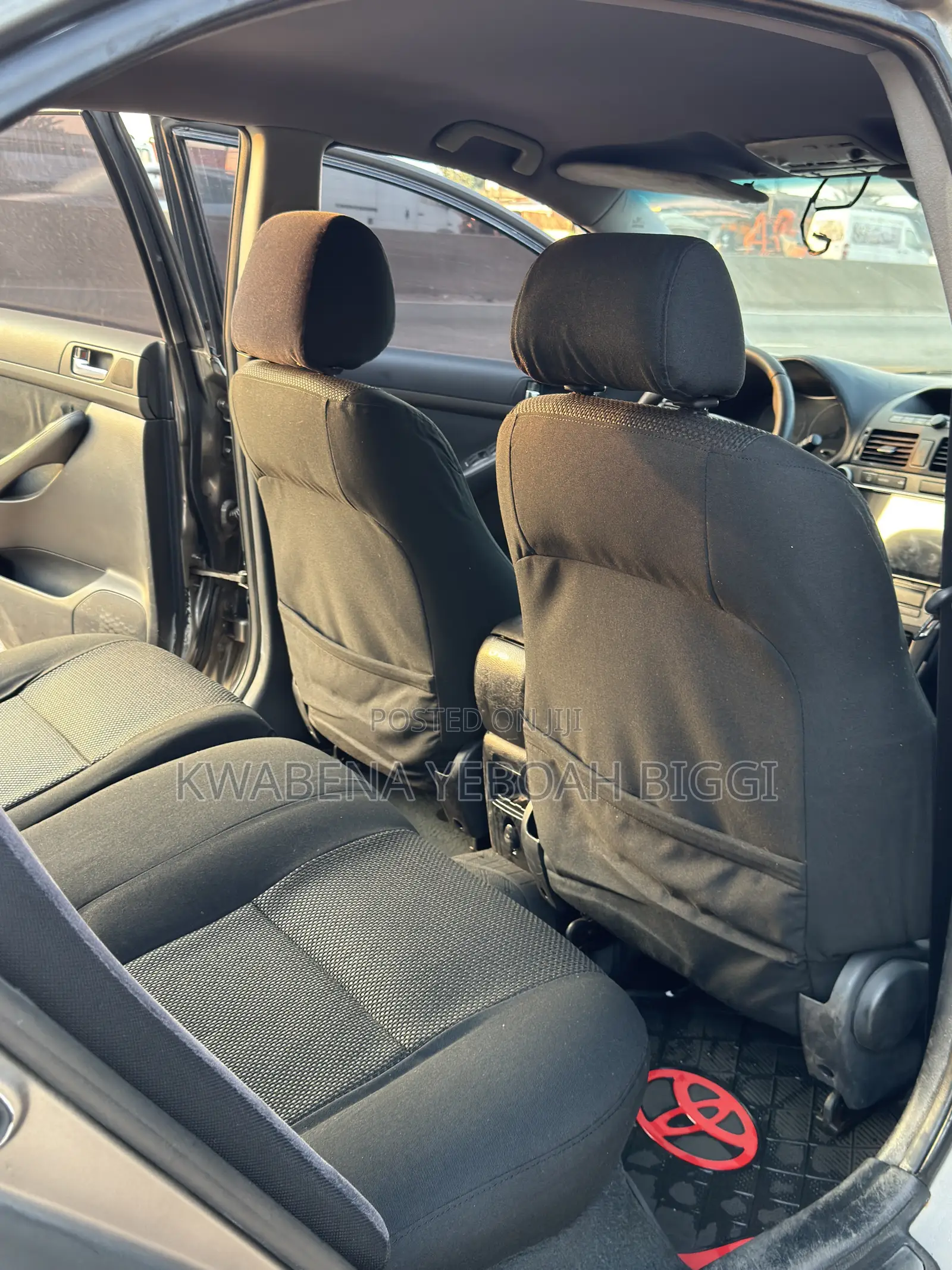 Toyota Avensis 2010 Gray