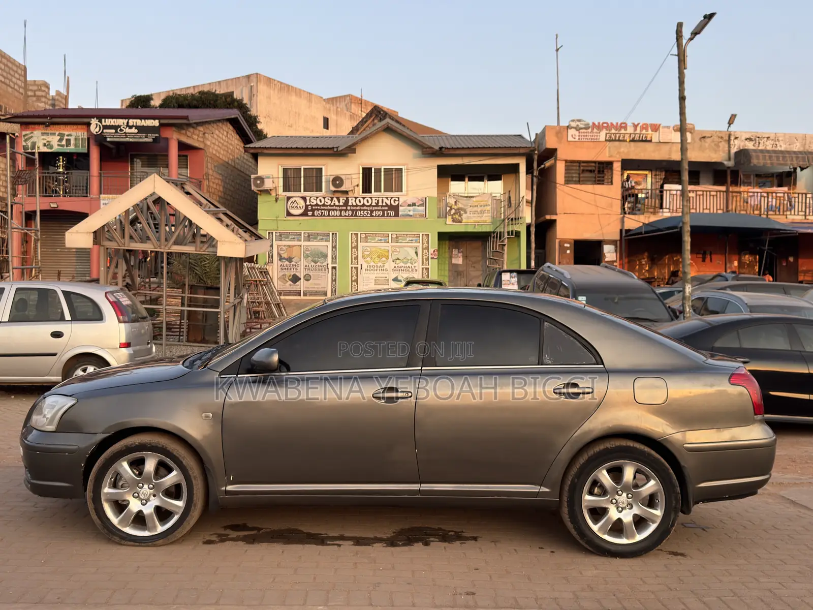 Toyota Avensis 2010 Gray