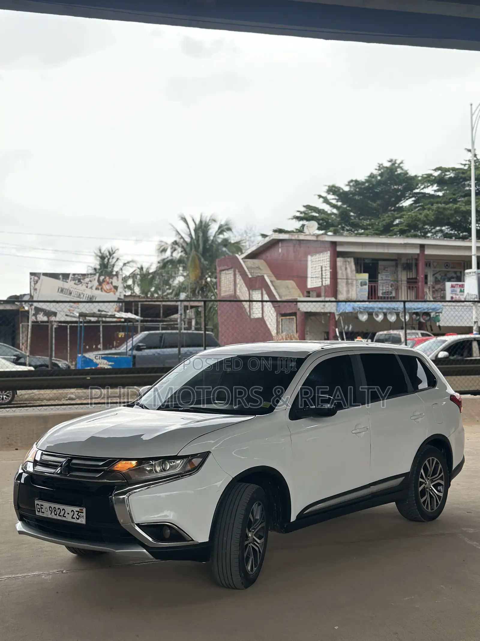 Mitsubishi Outlander SE 4dr SUV AWD (2.4L 4cyl CVT) 2015 White