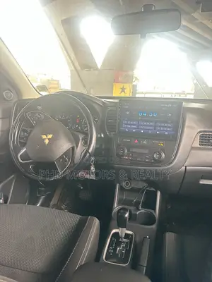 Mitsubishi Outlander SE 4dr SUV AWD (2.4L 4cyl CVT) 2015 White