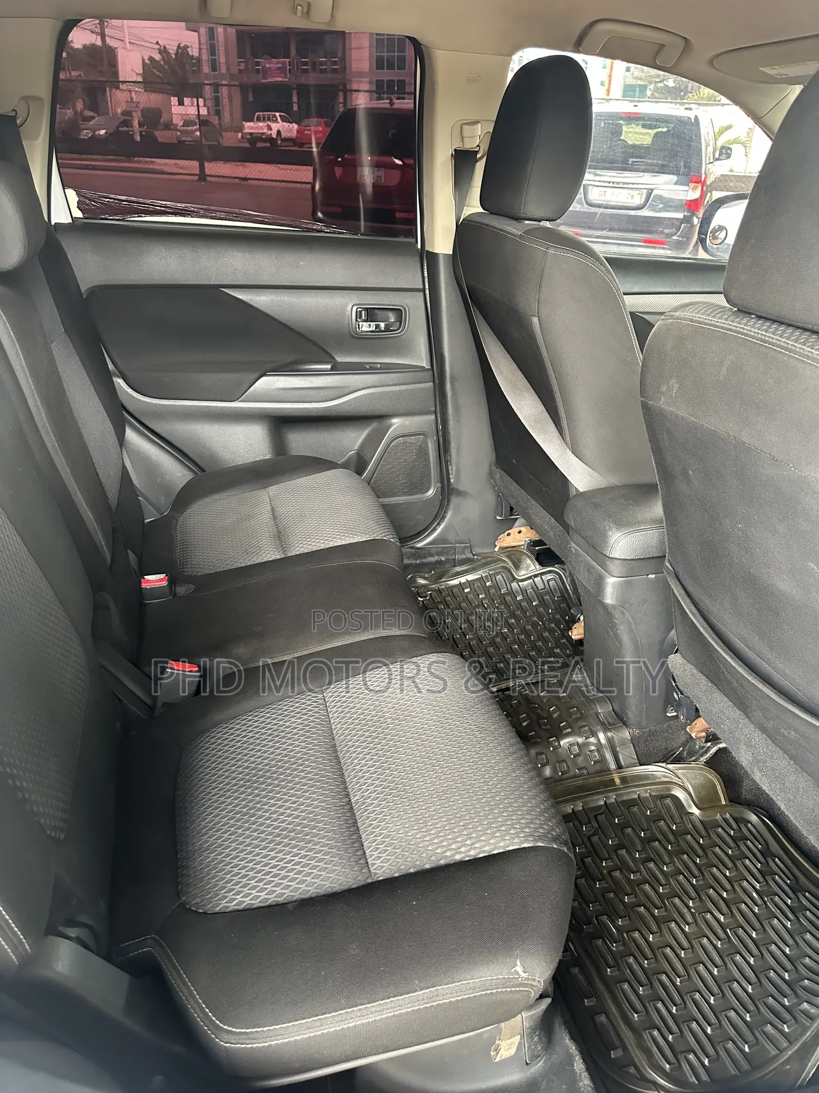 Mitsubishi Outlander SE 4dr SUV AWD (2.4L 4cyl CVT) 2015 White