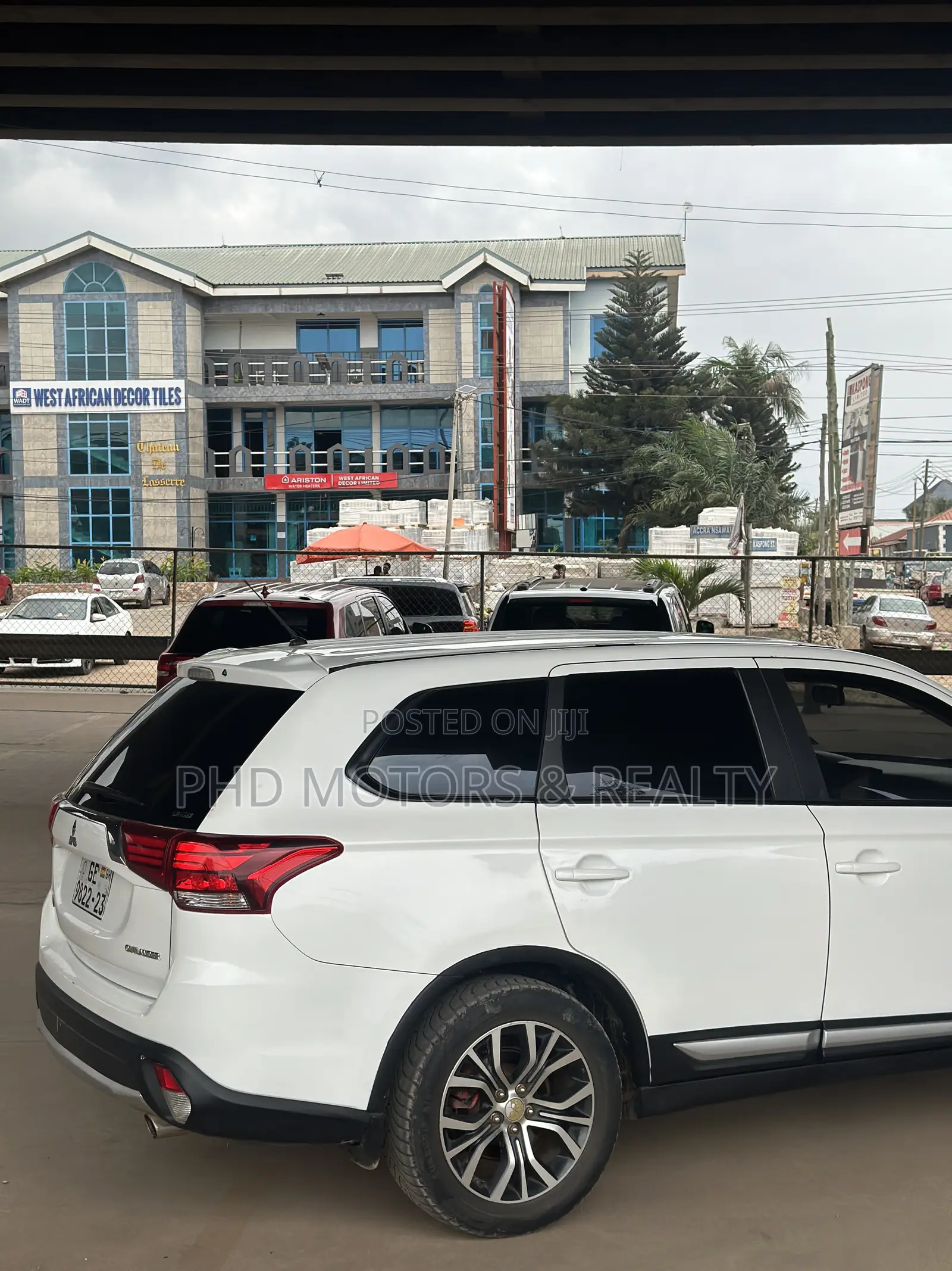 Mitsubishi Outlander SE 4dr SUV AWD (2.4L 4cyl CVT) 2015 White