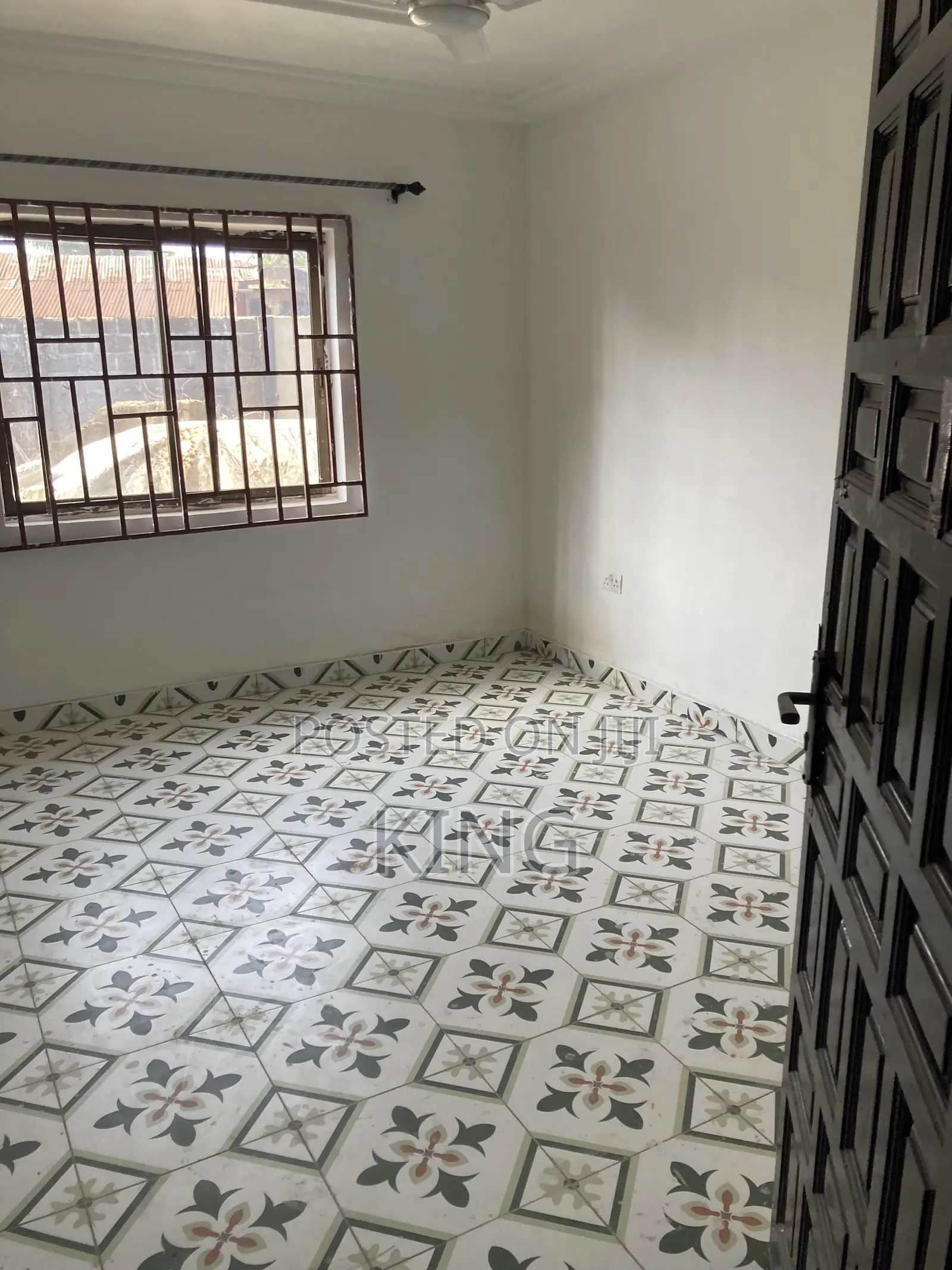 4bdrm Bungalow in Mile 7 for rent