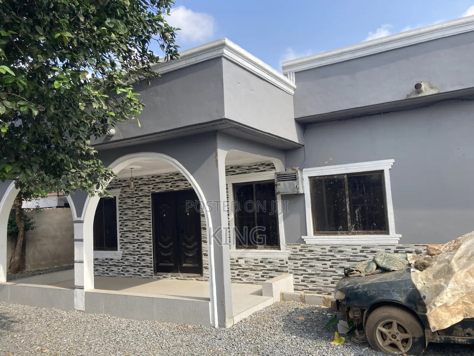 4bdrm Bungalow in Mile 7 for rent