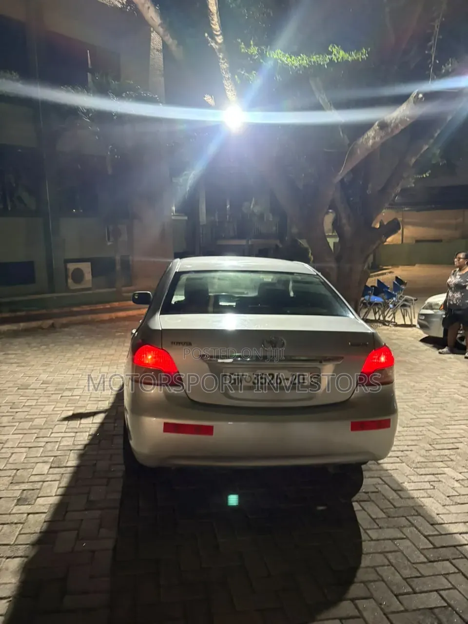 Toyota Yaris Base Sedan 4dr 2010 Silver