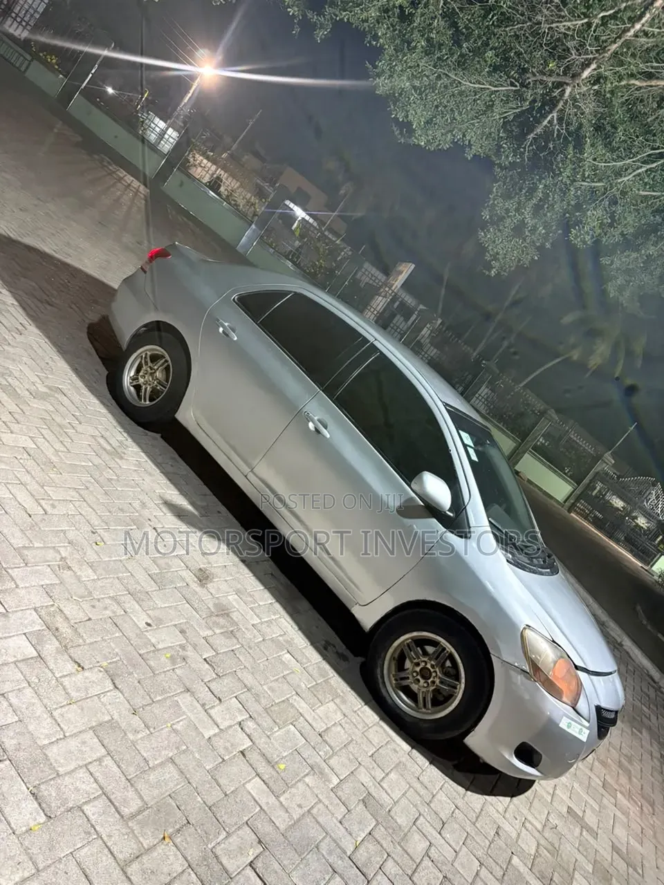 Toyota Yaris Base Sedan 4dr 2010 Silver