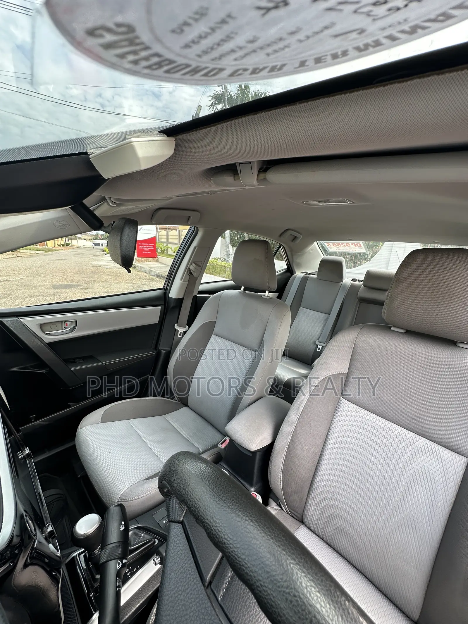 Toyota Corolla LE (1.8L 4cyl 2A) 2018