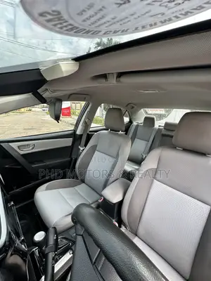 Toyota Corolla LE (1.8L 4cyl 2A) 2018