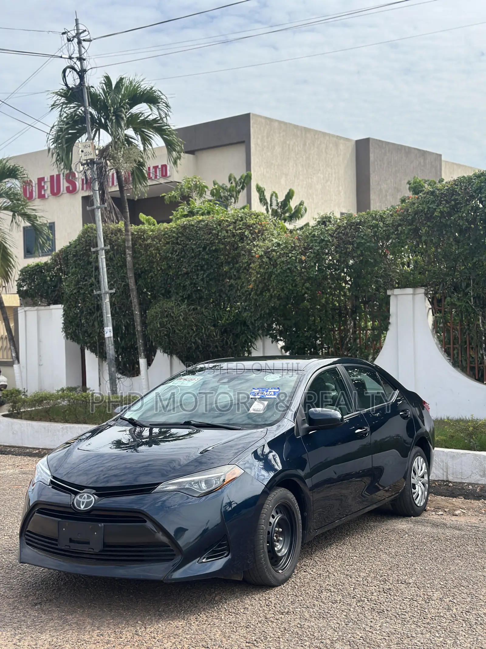 Toyota Corolla LE (1.8L 4cyl 2A) 2018