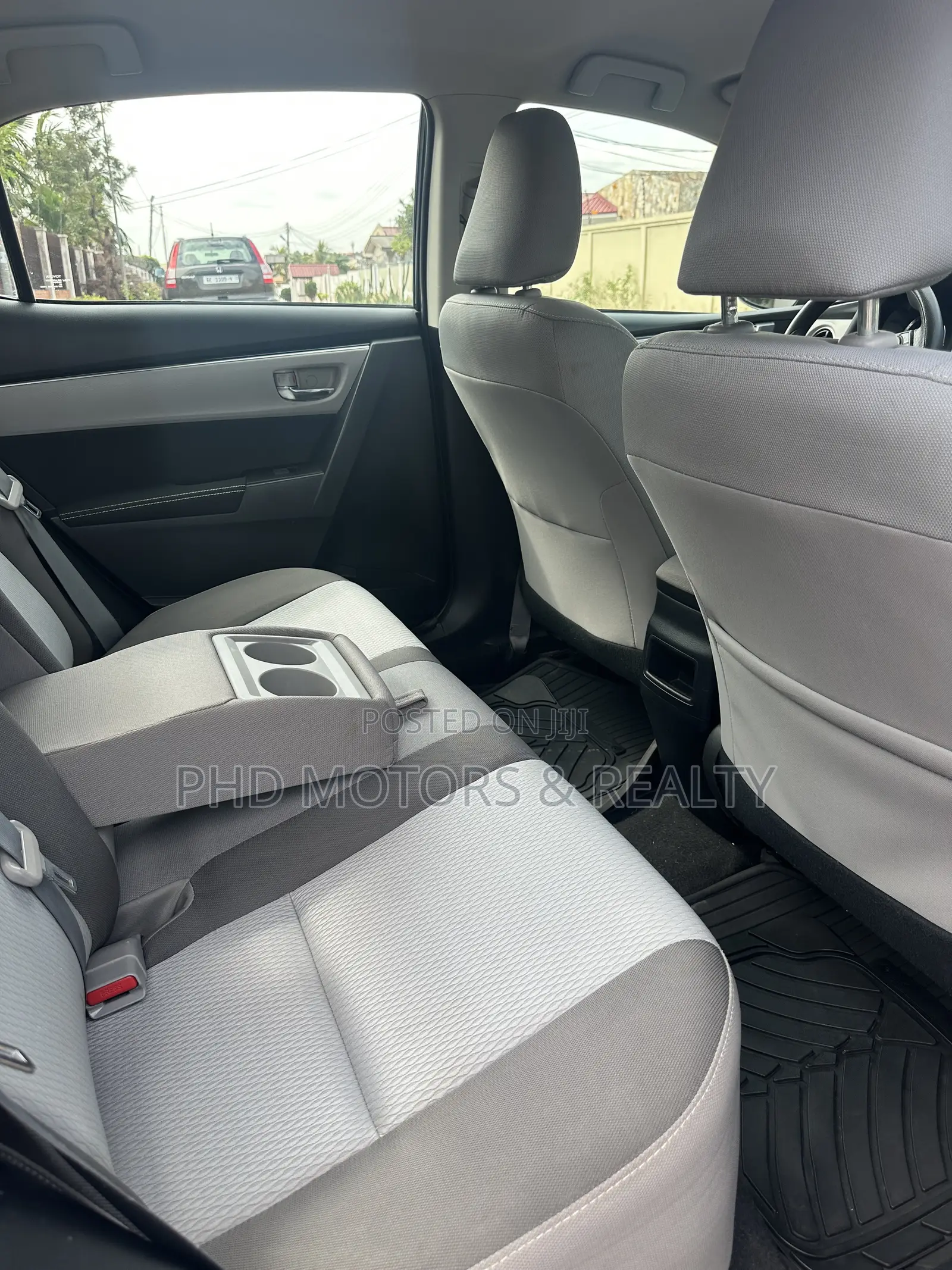 Toyota Corolla LE (1.8L 4cyl 2A) 2018