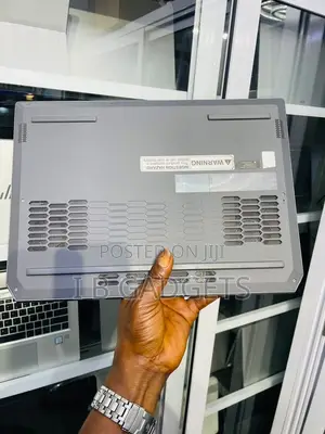 Laptop Lenovo LOQ 15ARP9 16GB Intel Core i7 SSD 512GB