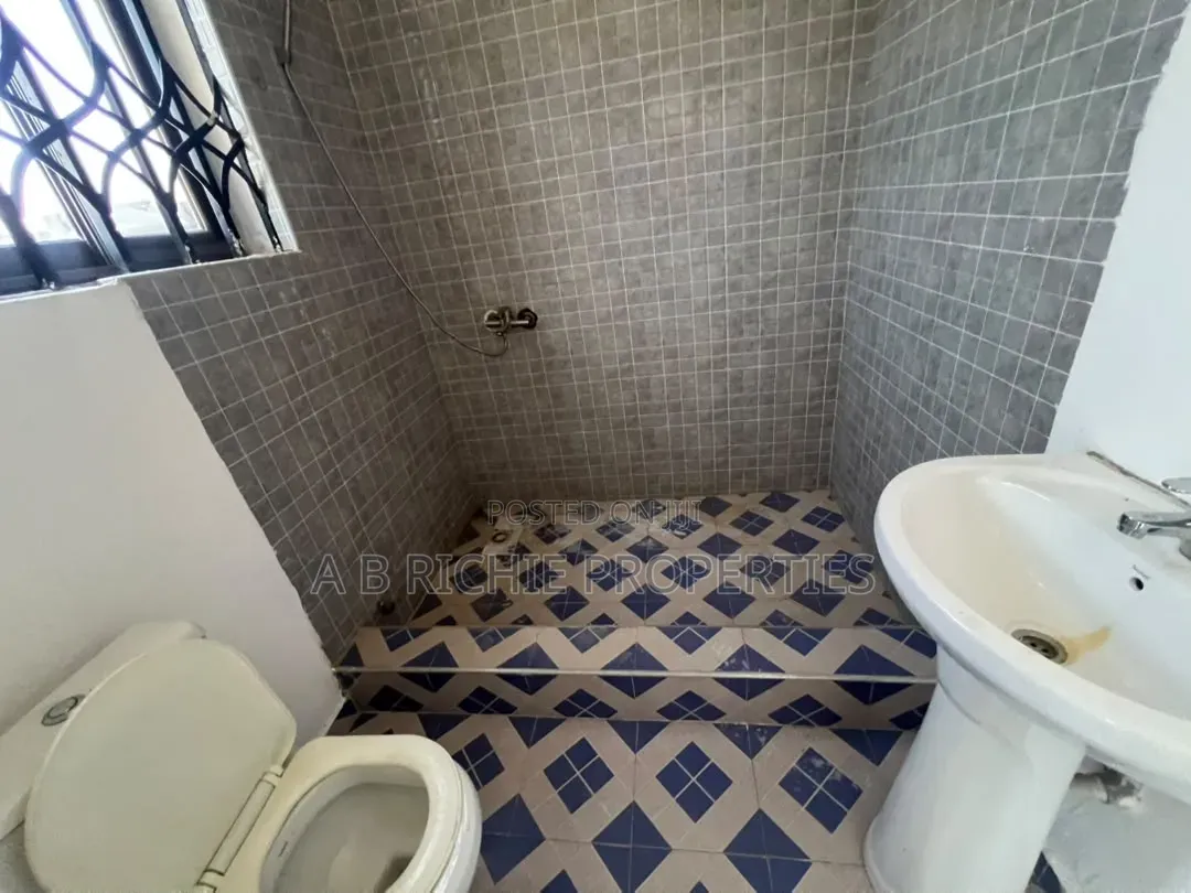 2bdrm Apartment in Ab Richie Properties, Tseaddo for rent