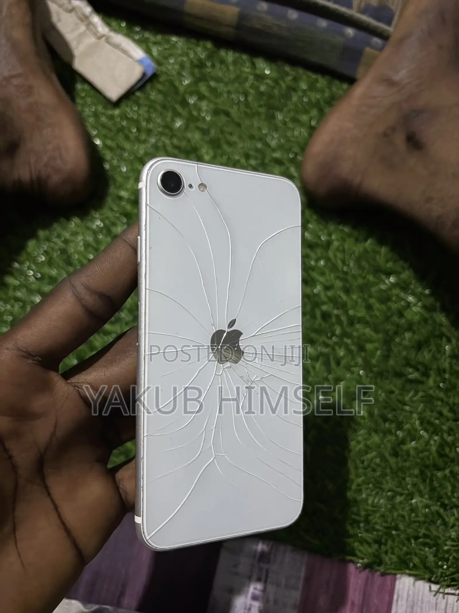 Apple iPhone SE 64 GB White