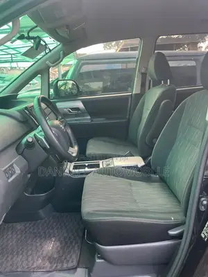 Toyota Voxy X L Edition 2WD 7-Seater 2012 Black