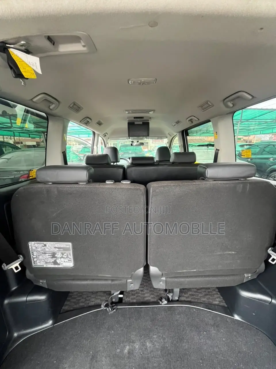 Toyota Voxy X L Edition 2WD 7-Seater 2012 Black