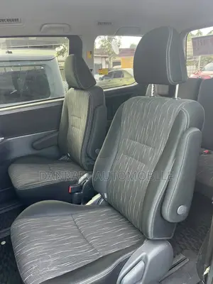 Toyota Voxy X L Edition 2WD 7-Seater 2012 Black