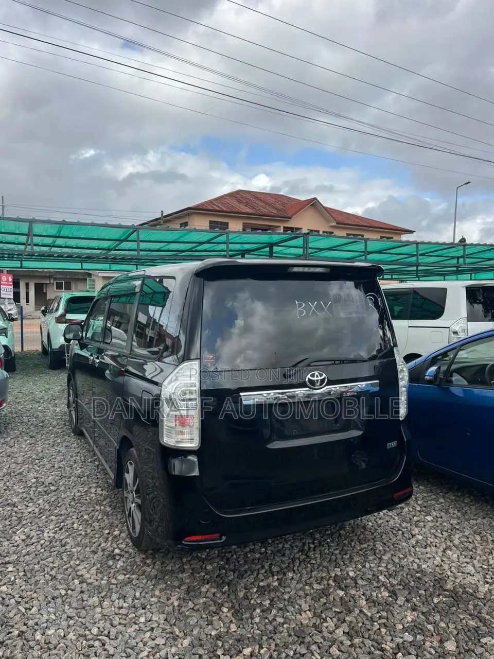 Toyota Voxy X L Edition 2WD 7-Seater 2012 Black
