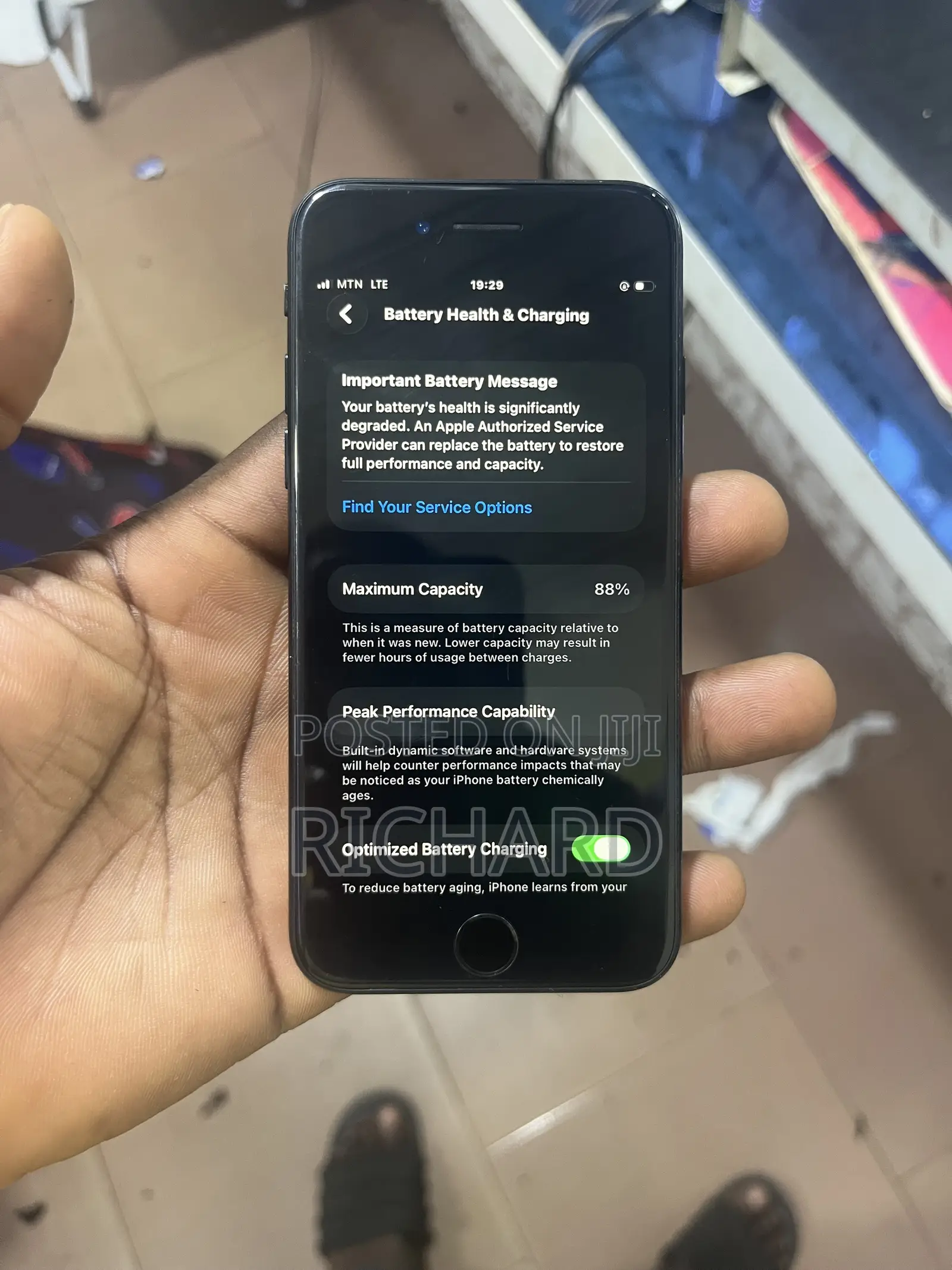 Apple iPhone SE (2020) 64 GB Black