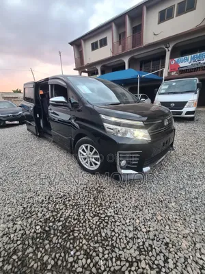Toyota Voxy V 4WD 8-Seater 2015 Black