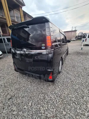 Toyota Voxy V 4WD 8-Seater 2015 Black