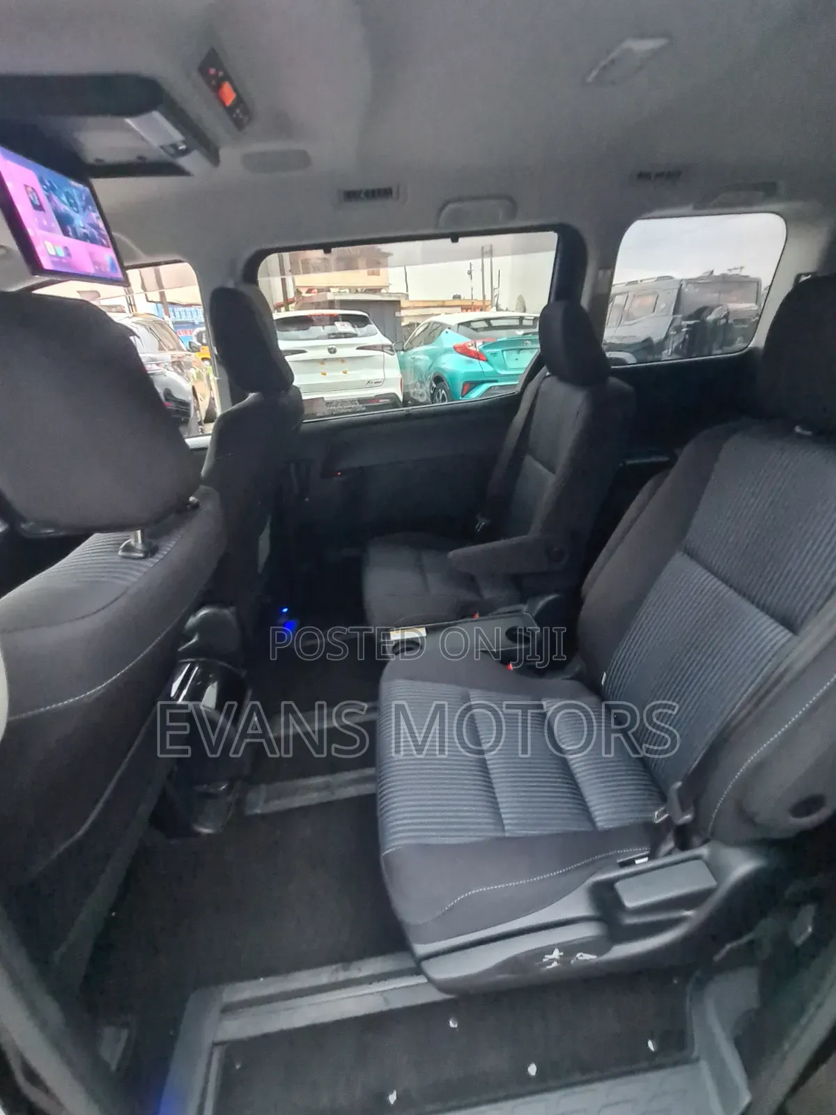 Toyota Voxy V 4WD 8-Seater 2015 Black