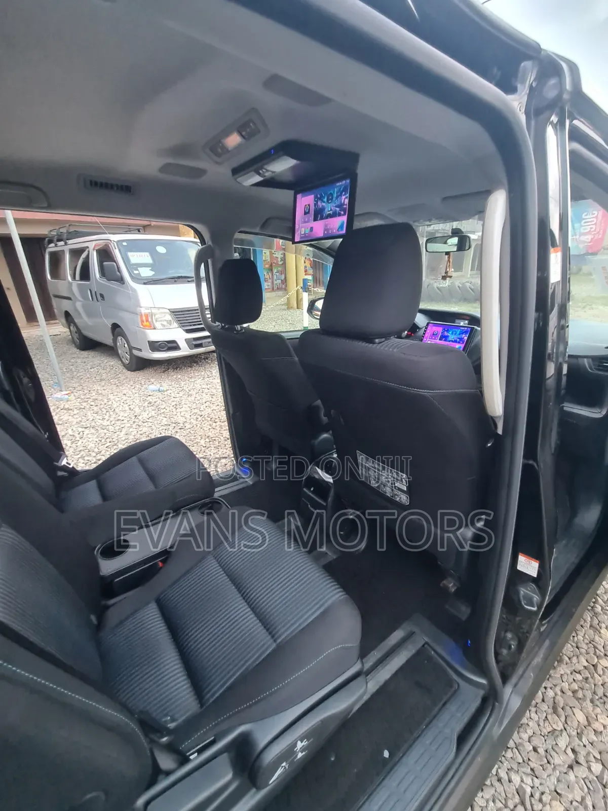 Toyota Voxy V 4WD 8-Seater 2015 Black