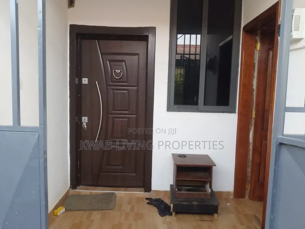 1bdrm Apartment in School Junction for rent