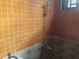 1bdrm Apartment in School Junction for rent