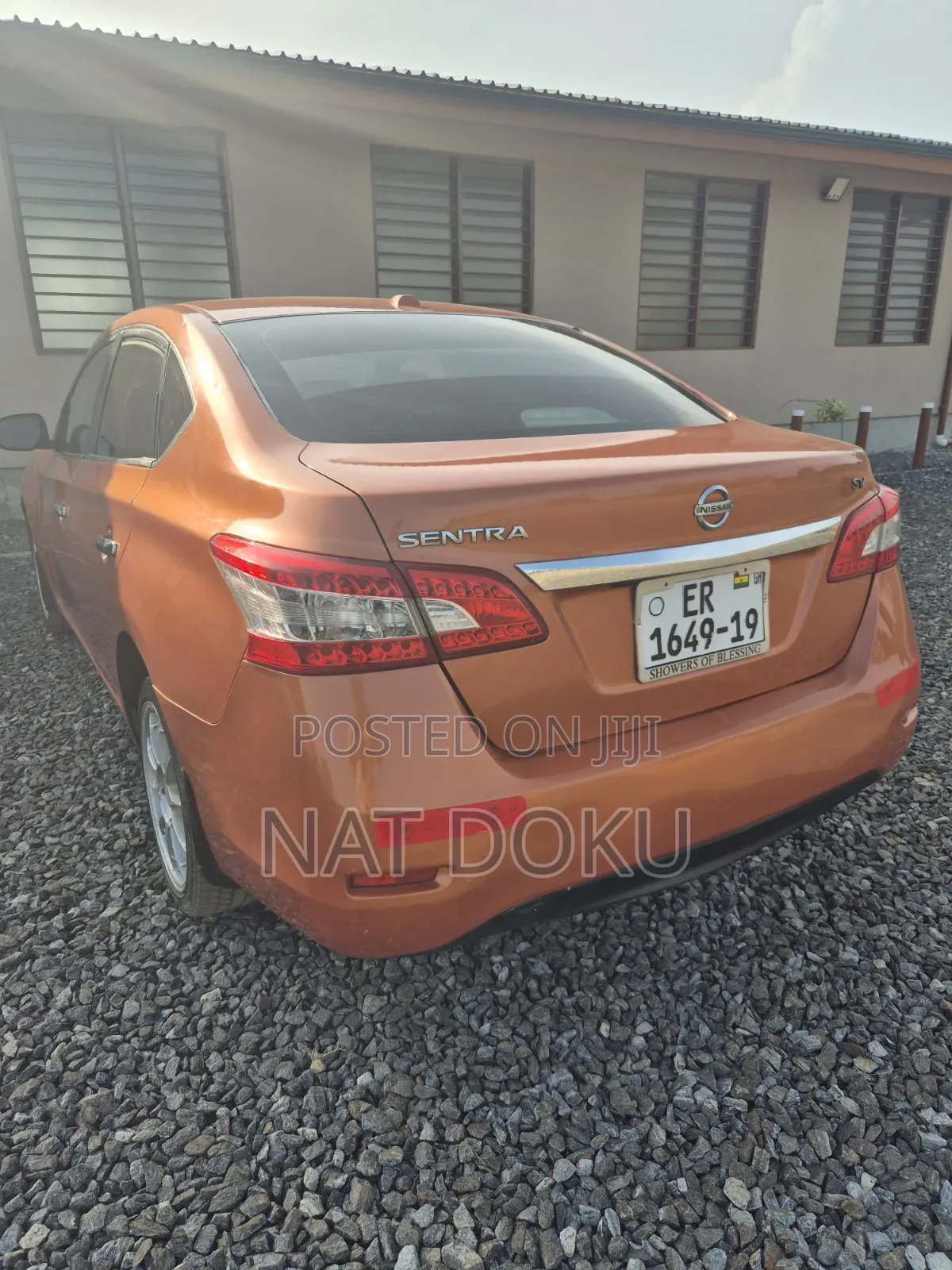 Nissan Sentra SV 4dr Sedan (1.8L 4cyl CVT) 2015 Orange