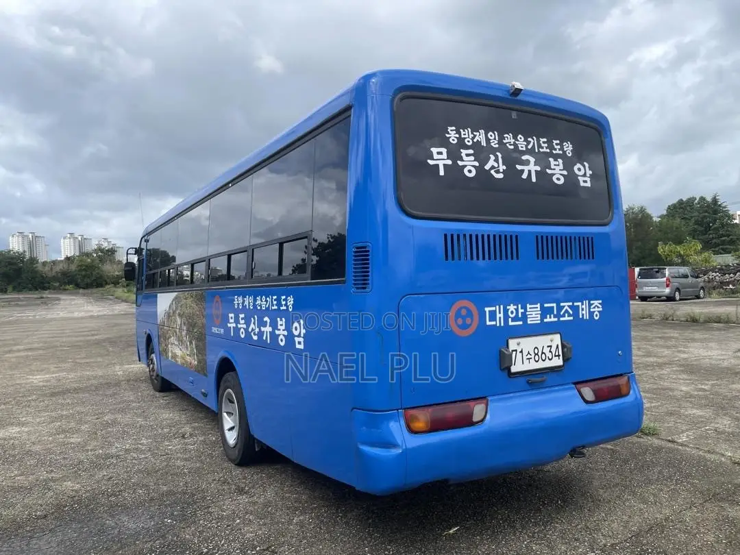 Hyundai Aero Town 2016 Blue